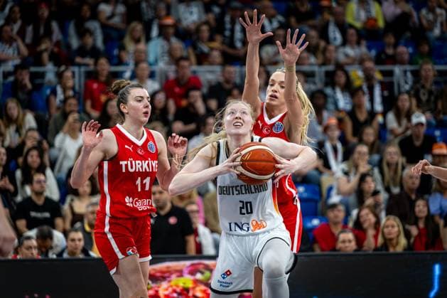 Basketball Heidelberg 06.06.2025 Testspiel DBB Frauen Damen Deutschland (GER) - Türkei (TUR) Frida Bühner (Deutschland, No.20) Meltem Yildizhan (Türkei, No.23) Elif Bayram (Türkei, No.11)
