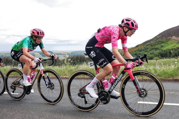 2025 Lloyds Tour of Britain Women Picture by Alex Whitehead SWpix.com - 07 06 2025 - Cycling - UCI Women s World Tour - 2025 Lloyds Tour of Britain Women - Stage 3: The Scottish Borders Stage, Kelso - Nina Berton (EF Education-Oatly), Kristen Faulkner (EF Education-Oatly) chasing back on to the lead group Copyright: x xSWpix.comx(t axPhotographyxHubxLtd)xAlexxWhitehead SWpix.comx SWP-2945-0332