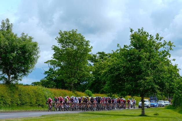 2025 Lloyds Tour of Britain Women Picture by Olly Hassell SWpix.com - 07 06 2025 - Cycling - UCI Women s World Tour - 2025 Lloyds Tour of Britain Women - Stage 3: The Scottish Borders Stage, Kelso - The Peloton Copyright: x xSWpix.comx(t axPhotographyxHubxLtd)xOllyxHassell SWpix.comx SWP-2945-0328