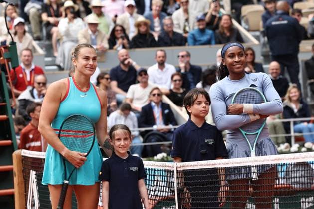 (250607) -- PARIS, June 7, 2025 -- Aryna Sabalenka (1st L) and Coco Gauff (1st R) pose for photos before the women s singles final match between Aryna Sabalenka of Belarus and Coco Gauff of the United States at the French Open tennis tournament at Roland Garros, Paris, France, June 7, 2025. ) (SP)FRANCE-PARIS-TENNIS-FRENCH OPEN-WOMEN S SINGLES-FINAL LixJing 