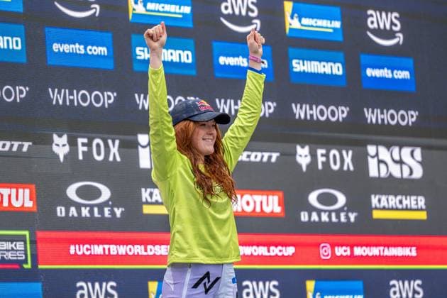 MOUNTAINBIKE - UCI MTB World Series LEOGANG,AUSTRIA,07.JUN.25 - CYCLING, MOUNTAIN BIKE - UCI Mountainbike World Cup, downhill. Image shows Gracey Hemstreet (CAN) with the jersey of the current overall leader.  GEPAxpictures xWolfgangxKofler