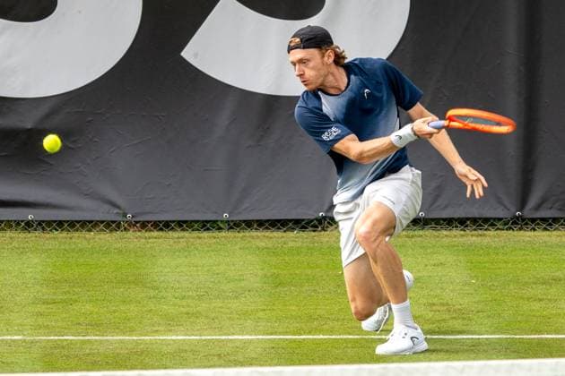 Dynamische Vorhand von Max Wiskandt, Max Wiskandt vs. Yannick Hanfmann, Tennis, ATP, Tennis Herren Turnier, Boss-Open, Court No. 1, Qualifikation, 07.06.2025, Max Wiskandt vs. Yannick Hanfmann, Tennis, ATP-Turnier, Boss-Open, Court No. 1, Qualifikation, 07.06.2025, Stuttgart Copyright: xEibner-Pressefoto EdwardxCheungx EP_ECG