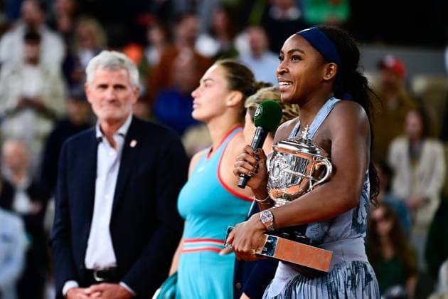 TENNIS : Roland Garros 2025 - Internationaux de France - 07 06 2025 correction iptc Coco Gauff ( USA ) celebrates with the trophy during the 2025 French Open at Roland Garros on Juin 07 , 2025 in Paris, France. ( Photo Dante Badano PSNewz ) - ParisFrance  Copyright: xx