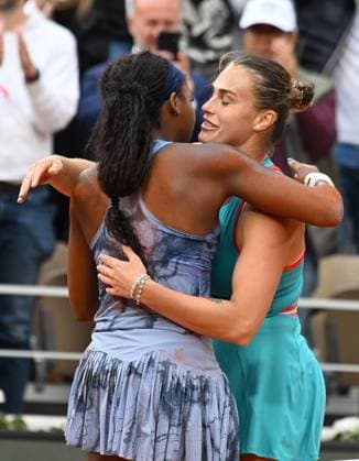 Roland Garros 2025, Grand Slam Tennis, Ladies Final, Paris, France, 6th June 2025 Coco Gauff (USA) celebrates winning the 2025 French Open Tennis Grand Slam Ladies Final at Roland Garros beating Aryna Sabalenka Paris Roland Garros Paris FRA, UK NEWSPAPERS OUT Copyright: xRogerxParkerx
