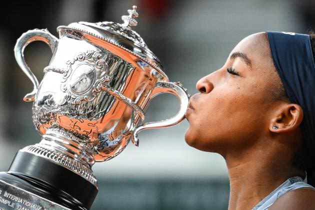 June 7, 2025, Paris, France, France: Coco GAUFF of United States celebrates his victory with the trophy during the fourteenth day of Roland-Garros 2025, French Open 2025, Grand Slam tennis tournament at Roland-Garros Stadium on June 07, 2025 in Paris, France. Paris France - ZUMAm308 20250607_zsp_m308_030 Copyright: xMatthieuxMirvillex