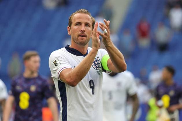 Spain - FIFA World Cup, WM, Weltmeisterschaft, Fussball 2026 European Qualifier - Andorra vs England - 07 06 2025 SPAIN, BARCELONA, JUNE 07. Harry Kane of England applauds supporters at the end of the FIFA World Cup 2026 European Qualifier Group K football match between Andorra and England at RCDE Stadium on June 07, 2025 in Barcelona, Spain. Photo by Manuel Blondeau AOP.Press Barcelona RCDE Stadium Catalunya Spain Copyright: x ManuelxBlondeau AOP.Pressx 20250607 017