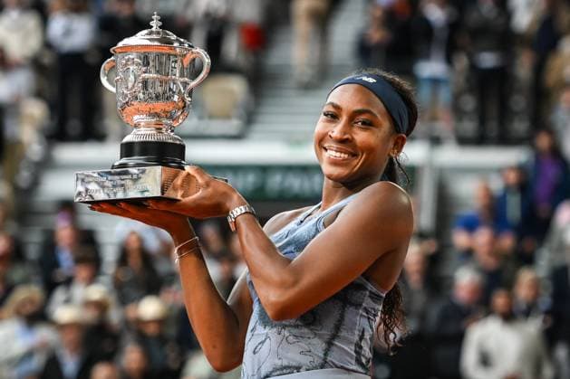 June 7, 2025, Paris, France: COCO GAUFF of United States celebrates his victory with the trophy during the fourteenth day of Roland-Garros 2025, French Open 2025, Grand Slam tennis tournament at Roland-Garros Stadium on June 07, 2025 in Paris, France. Paris France - ZUMAm308 20250607_zsp_m308_028 Copyright: xMatthieuxMirvillex