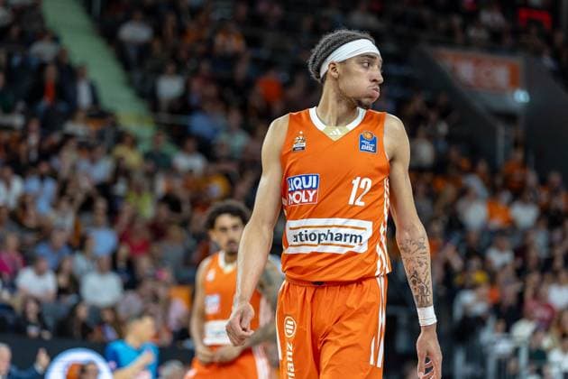 Portrait Noa Essengue (Ratiopharm Ulm 12) Freisteller blickt zur Seite mit Mundschutz, Ratiopharm Ulm vs. Wuerzburg Baskets, Basketball, Basketball Bundesliga, Playoffs, Halbfinale, Saison 2024 2025, 07.06.2025, Ratiopharm Ulm vs. Wuerzburg Baskets, Basketball, Basketball Bundesliga, Playoffs, Halbfinale, Saison 2024 2025, 07.06.2025 Neu-Ulm Copyright: xEibner-Pressefoto JanixPlessx EP_JPL