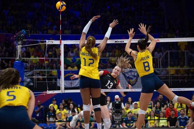 Germany vs Brazil RIO DE JANEIRO, RJ - 07.06.2025: GERMANY VS BRAZIL - Ana Cristina Souza (BRA), Sarah Straube (GER), Julia Kudiess (BRA), during a match valid for the Volleyball Nations League (VNL), held on June 7, 2025, at the Maracanazinho gym, in Rio de Janeiro, RJ, Brazil. (Photo: Renato Assis Fotoarena) x2750416x  RenatoxAssis
