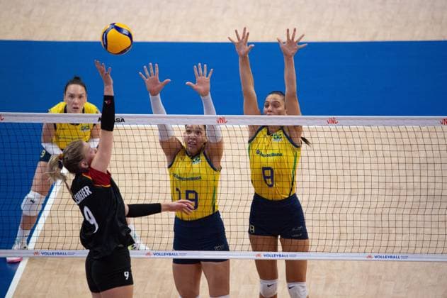 Germany vs Brazil RIO DE JANEIRO, RJ - 07.06.2025: GERMANY VS BRAZIL - Lina Alsmeier (GER), Tainara Figueiredo (BRA), Julia Kudiess (BRA), during a match valid for the Volleyball Nations League (VNL), held on June 7, 2025, at the Maracanazinho gym, in Rio de Janeiro, RJ, Brazil. (Photo: Renato Assis Fotoarena) x2750421x  RenatoxAssis