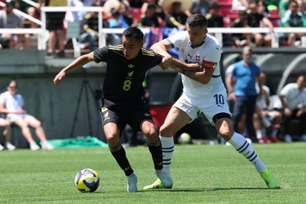 Salt Lake City, USA, June 7th 2025: Carlos Rodriguez (8 Mexico) and Granit Xhaka (10 Switzerland) battle for the ball during the International Friendly, Länderspiel, Nationalmannschaft football match between Mexico and Switzerland at Rice-Eccles Stadium in Salt Lake City, USA. (Rob Gray SPP) Copyright: xRobxGrayx xSPPx spp-en-RoGrSp-ROB11793