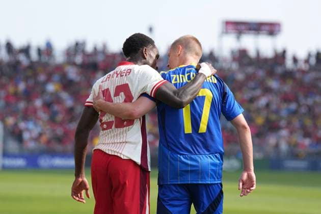 June 7, 2025, Toronto, On, CAN: Canada s Richie Laryea (22) and Ukraine s Oleksandr Zinchenko share a moment after a robust challenge during second half Canadian Shield Tournament action, in Toronto, Saturday, June 7, 2025. Richie Laryea; Oleksandr Zinchenk  - ZUMAc35_ 20250607_zaf_c35_088 Copyright: xChrisxYoungx