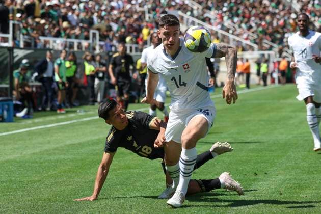 Salt Lake City, USA, June 7th 2025: Cedric Zesiger (14 Switzerland) and Angel Sepulveda(18 Mexico) play for the ball during the International Friendly, Länderspiel, Nationalmannschaft football match between Mexico and Switzerland at Rice-Eccles Stadium in Salt Lake City, USA. (Rob Gray SPP) Copyright: xRobxGrayx xSPPx spp-en-RoGrSp-ROB13901_1