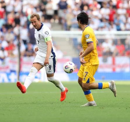 June 7, 2025, Sabadell, Barcelona, Spain: Barcelona Spain 07.06.2025 Joan Cervos (Andorra) and Harry Kane ( England) battle for the ball during the European Qualifiers between Andorra and England at RCDE Stadium on 07 June 2025 in Barcelona. Sabadell Spain - ZUMAu50_ 20250607_zsp_u50_105 Copyright: xXavixUrgelesx