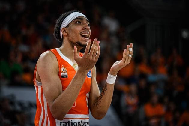 Neu Ulm, Deutschland, 07.06.25: Noa Essengue (ratiopharm ulm) gestikuliert, gestik waehrend des Basketball Bundesliga Halfinale Playoffs Spiel 3 Spiels zwischen ratiopharm ulm vs FIT ONE Wuerzburg Baskets in der ratiopharm Arena am 07. Juni 2025 in Neu Ulm, Deutschland. (Foto von Harry Langer DeFodi Images) ratiopharm Arena, Germany, 07.06.25: Noa Essengue (ratiopharm ulm) gestures during the Basketball Bundesliga Halfinale Playoffs Spiel 3 match between ratiopharm ulm vs FIT ONE Wuerzburg Baskets at Neu Ulm on June 7, 2025 in ratiopharm Arena, Germany. (Photo by Harry Langer DeFodi Images) (Photo by Harry Langer DeFodi Images)