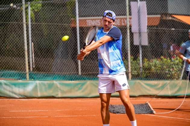 TENNIS : Open Sopra Steria - Lyon Villeurbanne 08 06 2025 Arthur Cazaux Ã l Ã chauffement lors du tournoi de tennis ATP, Tennis Herren Challenger Tour, Open Sopra Steria Ã Lyon-Villeurbanne, le 09 06 2025. Photo Sandrine Thesillat PsNewZ VilleurbanneFrance  Copyright: xSandrinexTHESILLATx