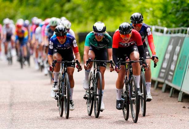 2025 Lloyds Tour of Britain Women Picture by Olly Hassell SWpix.com - 08 06 2025 - Cycling - UCI Women s World Tour - 2025 Lloyds Tour of Britain Women - Stage 4: The Glasgow Stage - Ally Wollaston (FDJ - SUEZ) and Cat Ferguson (Movistar Team) Copyright: x xSWpix.comx(t axPhotographyxHubxLtd)xOllyxHassell SWpix.comx SWP-2944-0333