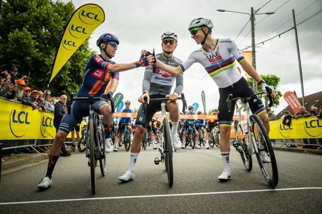 CRITERIUM DU DAUPHINE , DOMERAT PHOTOPQR LA MONTAGNE SALESSE Florian ; ; 08 06 2025 ; CRITERIUM DU DAUPHINE , DOMERAT le 08 06 25 ROMAIN BARDET VAN DER POEL POGACAR depart depuis DOMERAT photo florian salesse SPORTS CYCLISME France  Copyright: xPHOTOPQR LAxMONTAGNE MAXPPPxSALESSExFlorianx 20250608LMT6167 0821812767st