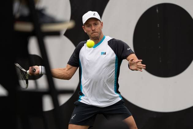 James Duckworth blickt fokussiert auf den Ball, James Duckworth vs. Nikolos Bassilaschwili, Tennis, ATP, Tennis Herren Turnier, Boss-Open, Court No. 1, Colosseum, Qualifikation, 08.06.2025, James Duckworth vs. Nikolos Bassilaschwili, Tennis, ATP-Turnier, Boss-Open, Court No. 1, Colosseum, Qualifikation, 08.06.2025, Stuttgart Copyright: xEibner-Pressefoto EdwardxCheungx EP_ECG