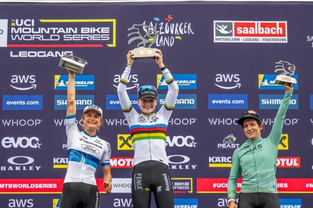 MOUNTAINBIKE - UCI MTB World Series LEOGANG,AUSTRIA,08.JUN.25 - CYCLING, MOUNTAIN BIKE - UCI Mountainbike World Cup, Cross-Country Olympic. Image shows Samara Maxwell (NZL), Puck Pieterse (NED) and Ramona Forchini (SUI).  GEPAxpictures xWolfgangxKofler