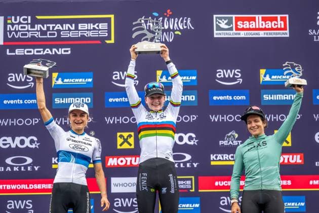 Sport Bilder des Tages MOUNTAINBIKE - UCI MTB World Series LEOGANG,AUSTRIA,08.JUN.25 - CYCLING, MOUNTAIN BIKE - UCI Mountainbike World Cup, Cross-Country Olympic. Image shows Samara Maxwell (NZL), Puck Pieterse (NED) and Ramona Forchini (SUI).  GEPAxpictures xWolfgangxKofler