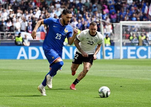 08.06.2025, xsltx, Fussball UEFA Nations League Platz 3, Deutschland - Frankreich v.l. Rayan Cherki (Frankreich), David Raum (Deutsche Fussball Nationalmannschaft DFB) (DFL DFB REGULATIONS PROHIBIT ANY USE OF PHOTOGRAPHS as IMAGE SEQUENCES and or QUASI-VIDEO) Stuttgart