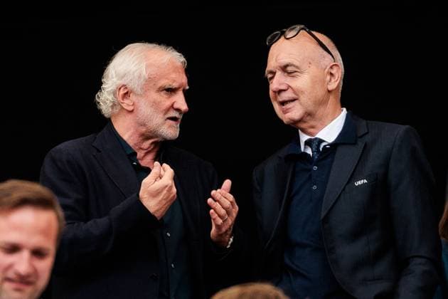 Sport Bilder des Tages UEFA Nations League Finals: Deutschland - Frankreich; 08.06.2025 Rudi Völler (DFB Direktor A-Nationalmannschaft) und Bernd Neuendorf (DFB Präsident) unterhalten sich UEFA Nations League Finals: Spiel um Platz 3 Deutschland - Frankreich; Stuttgart, Arena Stuttgart am 08.06.2025 Copyright: xBEAUTIFULxSPORTS Wunderlx