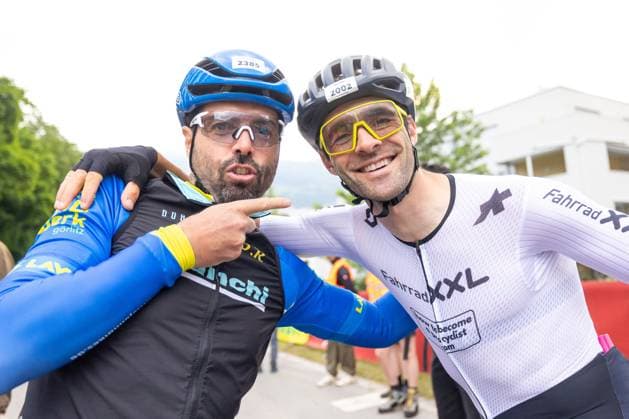 08.06.2025, Lienz, AUT, 37. Dolomitenradrundfahrt, 10. SuperGiroDolomiti, im Bild v.l. Cristiano Marcellino (ITA), Jack Burke (CAN) left to right: Cristiano Marcellino (ITA) Jack Burke (CAN) during the 37th Dolomite Cycling Tour and 10th SuperGiroDolomiti. in Lienz, Austria on 2025 06 08. Expa Lienz