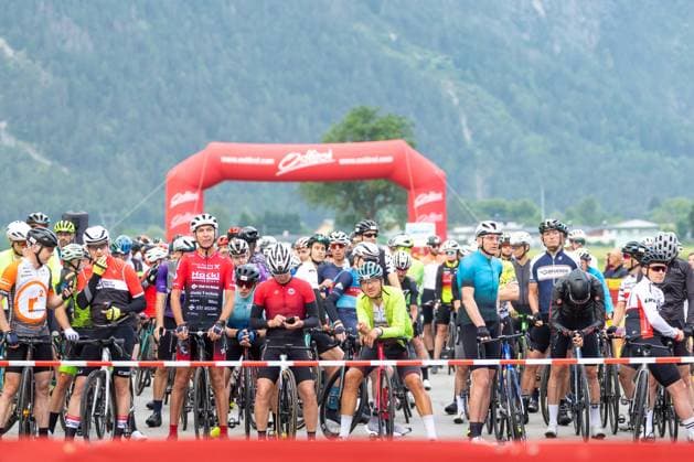 08.06.2025, Lienz, AUT, 37. Dolomitenradrundfahrt, 10. SuperGiroDolomiti, im Bild Übersicht Start Super Giro Dolomiti Overview Start Super Giro Dolomiti during the 37th Dolomite Cycling Tour and 10th SuperGiroDolomiti. in Lienz, Austria on 2025 06 08. Expa Lienz
