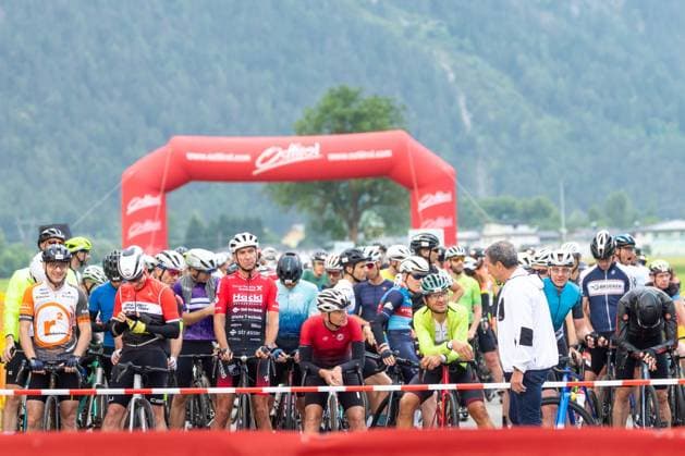 08.06.2025, Lienz, AUT, 37. Dolomitenradrundfahrt, 10. SuperGiroDolomiti, im Bild Übersicht Start Super Giro Dolomiti Overview Start Super Giro Dolomiti during the 37th Dolomite Cycling Tour and 10th SuperGiroDolomiti. in Lienz, Austria on 2025 06 08. Expa Lienz