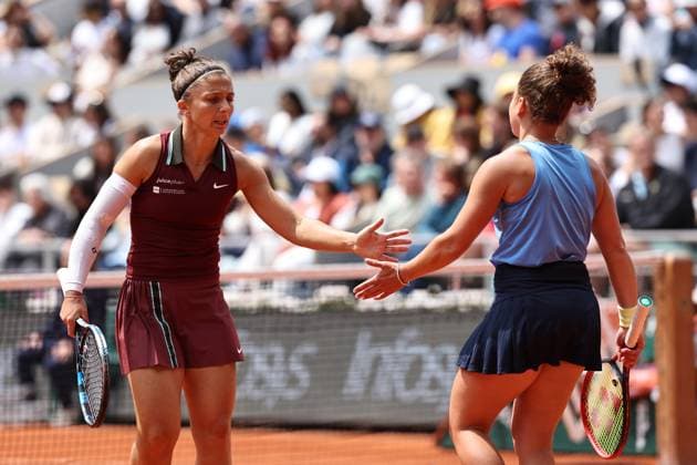 (250608) -- PARIS, June 8, 2025 -- Sara Errani (L) Jasmine Paolini react during the women s doubles final between Anna Danilina of Kazakstan Aleksandra Krunic of Serbia and Sara Errani Jasmine Paolini of Italy at the French Open tennis tournament at Roland Garros, Paris, France, June 8, 2025. ) (SP)FRANCE-PARIS-TENNIS-FRENCH OPEN-WOMEN S DOUBLES-FINAL LixJing 