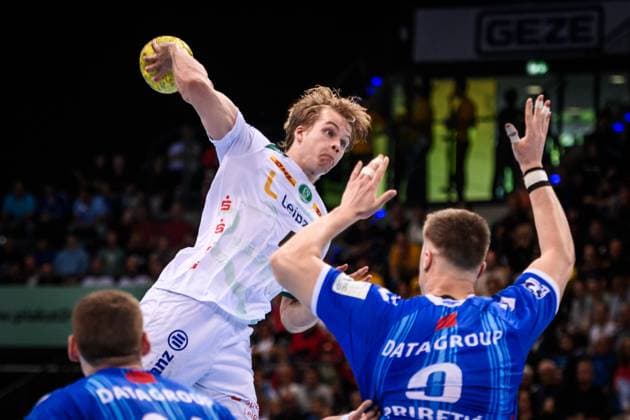 Andri Mar Runarsson (SC DHfK Leipzig, 04) vs. Gianfranco Pribetic (TVB Stuttgart, 09) GER, TVB Stuttgart - SC DHfK Leipzig, DAIKIN HBL, Handball, Bundesliga, 34. Spieltag, Spielzeit 2024 2025, 08.06.2025 GER, TVB Stuttgart - SC DHfK Leipzig, DAIKIN HBL, Handball, Bundesliga, 34. Spieltag, Spielzeit 2024 2025, 08.06.2025 Stuttgart Copyright: xSandyxDinkelackerx EP_SDR
