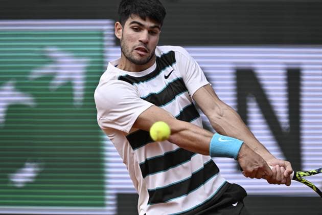 2025 Roland-Garros - Men s Single Final PARIS, FRANCE - JUNE 8: Jannik Sinner (not seen) of Italy competes against Carlos Alcaraz of Spain during the Men s Single Final match on the day 15 of French Open tennis tournament on Court Philippe-Chatrier at the Roland-Garros Complex in Paris, France on June 8, 2025. Burak Akbulut Anadolu Paris France. Editorial use only. Please get in touch for any other usage.  Copyright: x2025xAnadoluxBurakxAkbulutx