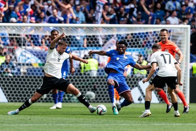 UEFA Nations League Finals: Deutschland - Frankreich; 08.06.2025 Zweikampf Niclas Füllkrug (Deutschland, 9), Aurelien Tchouameni (Frankreich, 8), Florian Wirtz (Deutschland, 17) UEFA Nations League Finals: Spiel um Platz 3 Deutschland - Frankreich; Stuttgart, Arena Stuttgart am 08.06.2025 Copyright: xBEAUTIFULxSPORTS Wunderlx