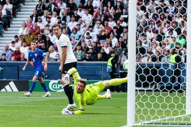 UEFA Nations League Finals: Deutschland - Frankreich; 08.06.2025 Marc-Andre te Stegen (Deutschland, 1) kann den 0:1 Treffer durch Kylian Mbappe (Frankreich, 10) nicht verhindern UEFA Nations League Finals: Spiel um Platz 3 Deutschland - Frankreich; Stuttgart, Arena Stuttgart am 08.06.2025 Copyright: xBEAUTIFULxSPORTS Wunderlx
