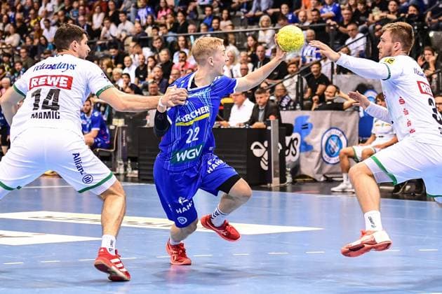 TVB Stuttgart - SC DHfK Leipzig; Stuttgart, 08.06.2025 Torben Matzken (Stuttgart 22) gegen Marko Mamic (Leipzig 14) ; Stuttgart, 08.06.2025 - 34. Spieltag der Handball-Bundesliga, TVB Stuttgart - SC DHfK Leipzig, Porsche-Arena, Stuttgart. Copyright: xBEAUTIFULxSPORTS Märklx
