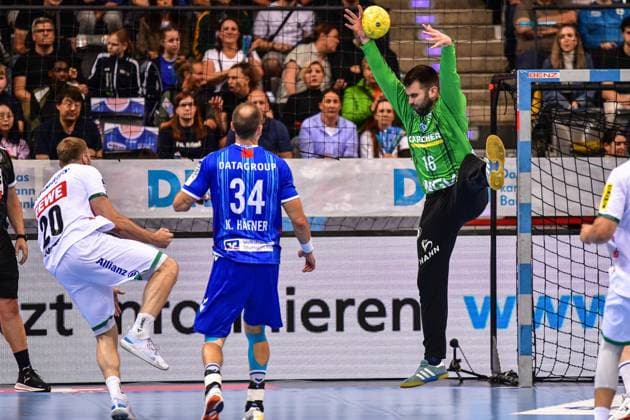 TVB Stuttgart - SC DHfK Leipzig; Stuttgart, 08.06.2025 Miljan Vujovic Nico Bacani (Stuttgart 16) pariert den Ball von William Bogojevic (Leipzig 20) ; Stuttgart, 08.06.2025 - 34. Spieltag der Handball-Bundesliga, TVB Stuttgart - SC DHfK Leipzig, Porsche-Arena, Stuttgart. Copyright: xBEAUTIFULxSPORTS Märklx