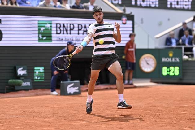 2025 Roland-Garros - Men s Single Final PARIS, FRANCE - JUNE 8: Jannik Sinner (not seen) of Italy competes against Carlos Alcaraz of Spain during the Men s Single Final match on the day 15 of French Open tennis tournament on Court Philippe-Chatrier at the Roland-Garros Complex in Paris, France on June 8, 2025. Burak Akbulut Anadolu Paris France. Editorial use only. Please get in touch for any other usage.  Copyright: x2025xAnadoluxBurakxAkbulutx