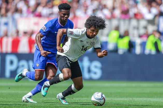 UEFA Nations League Finals 2025 Germany Spiel um Platz 3 Deutschland - Frankreich am 08.06.2025 in der Stuttgart Arena in Stuttgart Aurelien Tchouameni ( Frankreich ), links - Karim Adeyemi (Deutschland), rechts
