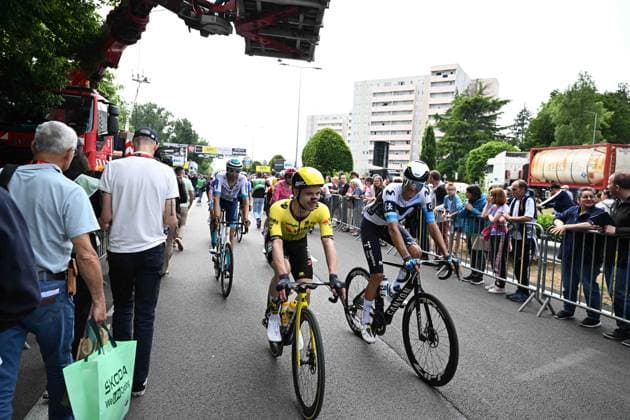 08-06-2025 Criterium Du Dauphine Libere; Tappa 01 Domerat - Montlucon; 2025, Visma - Lease A Bike; Campenaerts, Victor; Montlucon; 