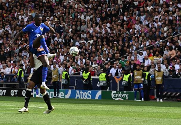 08.06.2025, xsltx, Fussball UEFA Nations League Platz 3, Deutschland - Frankreich v.l. Randal Kolo Muani (Frankreich) (DFL DFB REGULATIONS PROHIBIT ANY USE OF PHOTOGRAPHS as IMAGE SEQUENCES and or QUASI-VIDEO) Stuttgart