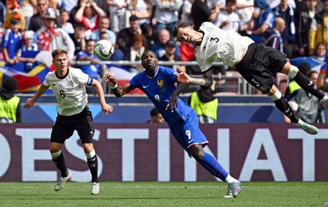 08.06.2025, xsltx, Fussball UEFA Nations League Platz 3, Deutschland - Frankreich v.l. Joshua Kimmich (Deutsche Fussball Nationalmannschaft DFB), Marcus Thuram (Frankreich), Robin Koch (Deutsche Fussball Nationalmannschaft DFB) (DFL DFB REGULATIONS PROHIBIT ANY USE OF PHOTOGRAPHS as IMAGE SEQUENCES and or QUASI-VIDEO) Stuttgart