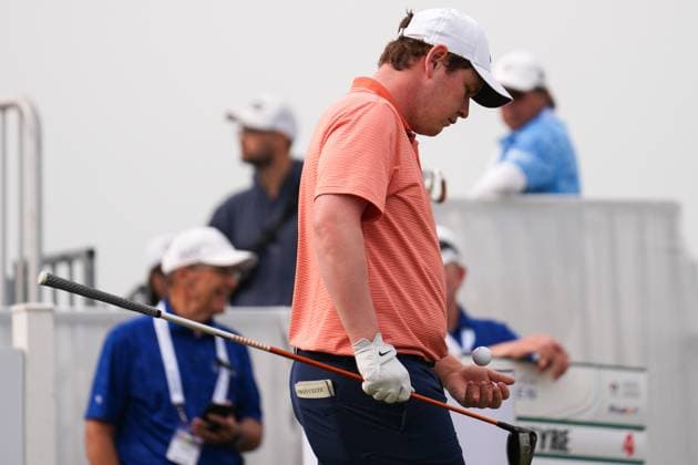 RBC Canadian Open 2025 - Final Round CALEDON, CANADA - JUNE 8 : Robert MacIntyre of Scotland bounces his ball before his tee shot on the 1st hole during the final round of the RBC Canadian Open 2025 at TPC Toronto at Osprey Valley in Caledon, Ontario, Canada on June 8, 2025. Mert Alper Dervis Anadolu Ontario Canada. Editorial use only. Please get in touch for any other usage.  Copyright: x2025xAnadoluxMertxAlperxDervisx