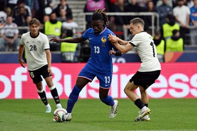 08.06.2025, xsltx, Fussball UEFA Nations League Platz 3, Deutschland - Frankreich v.l. Tom Bischof (Deutsche Fussball Nationalmannschaft DFB),Manu Kone (Frankreich), Florian Wirtz (Deutsche Fussball Nationalmannschaft DFB) (DFL DFB REGULATIONS PROHIBIT ANY USE OF PHOTOGRAPHS as IMAGE SEQUENCES and or QUASI-VIDEO) Stuttgart