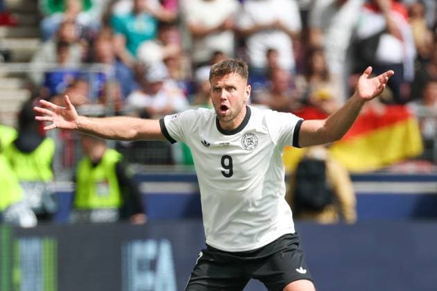 UEFA Nations League Spiel um Platz 3 - 24 25 - Deutschland - Frankreich am 08.06.2025 in der MHP Arena in Stuttgart Niclas Füllkrug Fuellkrug Fullkrug (Deutschland) unzufrieden, enttäuscht, enttaeuscht, niedergeschlagen.