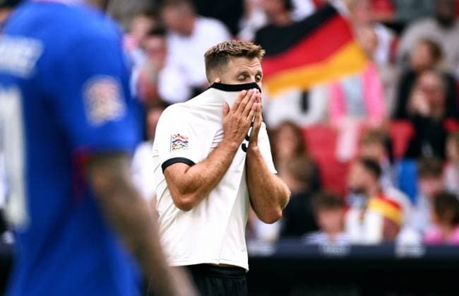 Fussball, UEFA Nations League, Spiel um Platz 3, MHP-Arena Stuttgart: Deutschland - Frankreich 0:2; Niclas Füllkrug (GER) unzufrieden. Enttäuschung, Frust, Aktion.