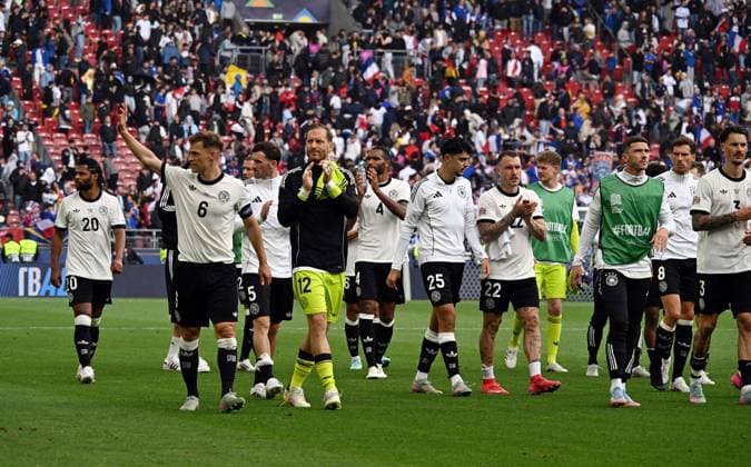 08.06.2025, xsltx, Fussball UEFA Nations League Platz 3, Deutschland - Frankreich v.l. Joshua Kimmich (Deutsche Fussball Nationalmannschaft DFB), Oliver Baumann (Deutsche Fussball Nationalmannschaft DFB), Aleksandar Pavlovic (Deutsche Fussball Nationalmannschaft DFB), David Raum (Deutsche Fussball Nationalmannschaft DFB) enttaeuscht, enttaeuscht schauend, dissapointed (DFL DFB REGULATIONS PROHIBIT ANY USE OF PHOTOGRAPHS as IMAGE SEQUENCES and or QUASI-VIDEO) Stuttgart