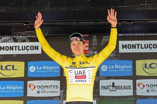 POGA?AR Tadej , UAE Team Emirates - XRG, during the award ceremony, yellow jersey, during the Criterium du Dauphine, Stage 1, Domerat - Montlucon, 06 08 2025 - 195,8 km during Criterium du Dauphine 2025 - Stage 1, Street Cycling race in France, France, June 08 2025 Copyright: xStefanoxCavasino IPAxSportx xipa-agency.netx xx IPA_58782537 IPA_Agency_IPA58782537