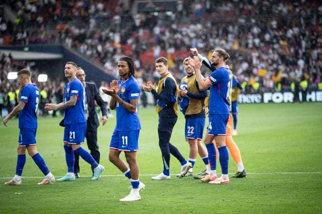 FOOTBALL : The UEFA Nations League third place play-off football match between Germany and France in Stuttgart, southwestern Germany on June 8, 2025. cÃ lÃ bration de l Ã quipe de France avec ses supporters  Copyright: xElyxandroxCEGARRAx