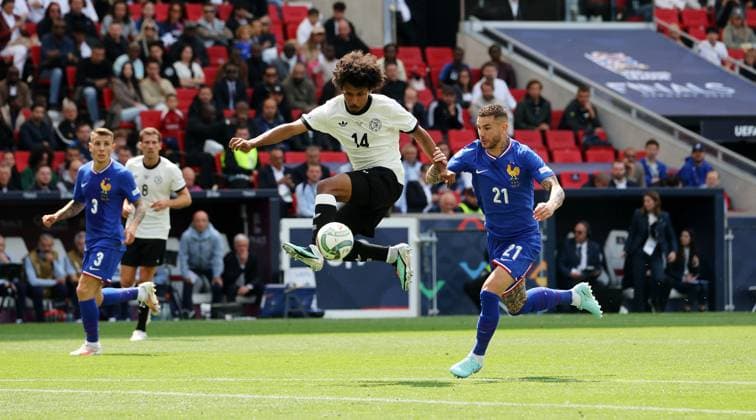 BAU 08.06.2025 Stuttgart Fußball UEFA Nations League Spiel um Platz 3, Deutschland vs. Frankreich, v.l. Karim Adeyemi (GER), Lucas Hernandez (FRA)